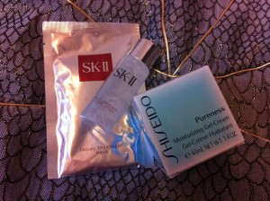 Tym razem do zgarnięcia: SK-II Facial Treatment Mask, SK-II Facial Treatment Lotion i Shiseido Moisturizing Gel-Cream